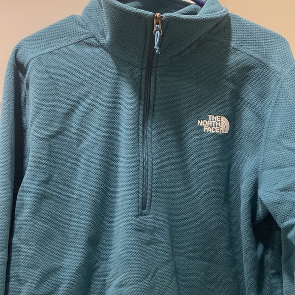 North Face 1/2 Zip - Picture 2 of 3